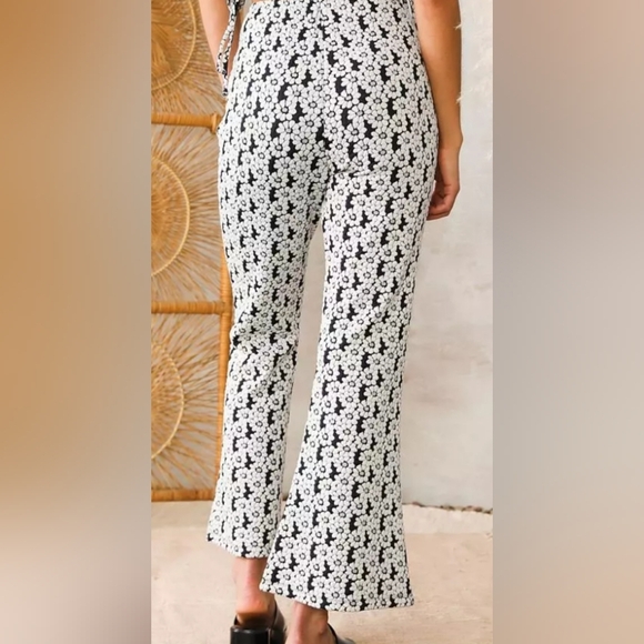 WILLOW ROOT Y2K Black and White Floral Cropped Flare Pants (#160) - Picture 3 of 5